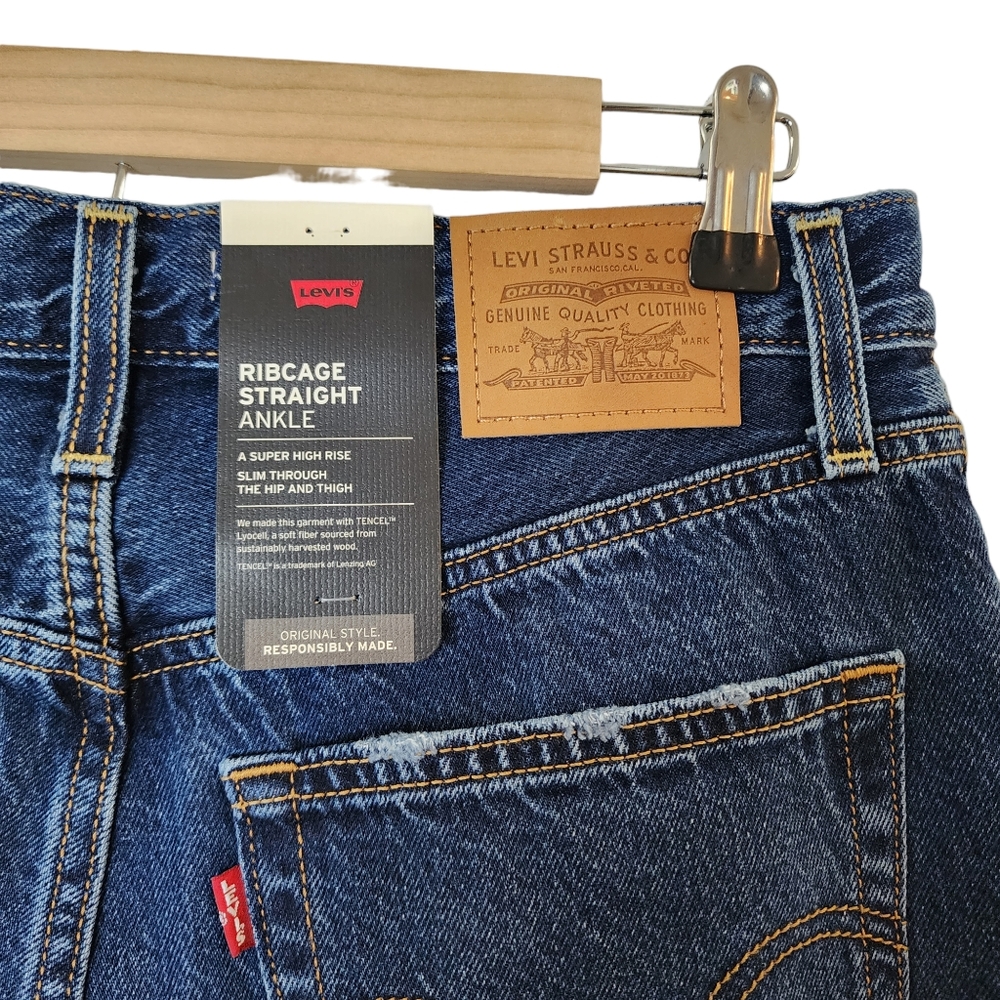 Levi's Ribcage Straight Ankle Jean - Picture 10 of 12